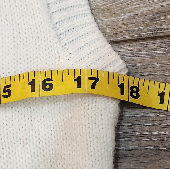 Just Polly Cherry Patterned Knit Vneck Vest Size Medium - Picture 4 of 7